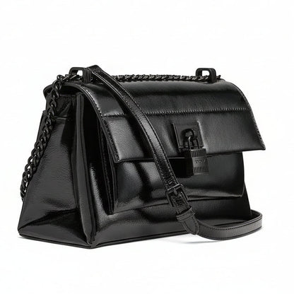 DKNY Evie Flap Shoulder bag in black material